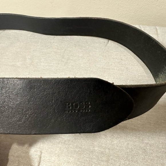 Hugo Boss Calf Skin Leather Belt - Picture 3 of 6